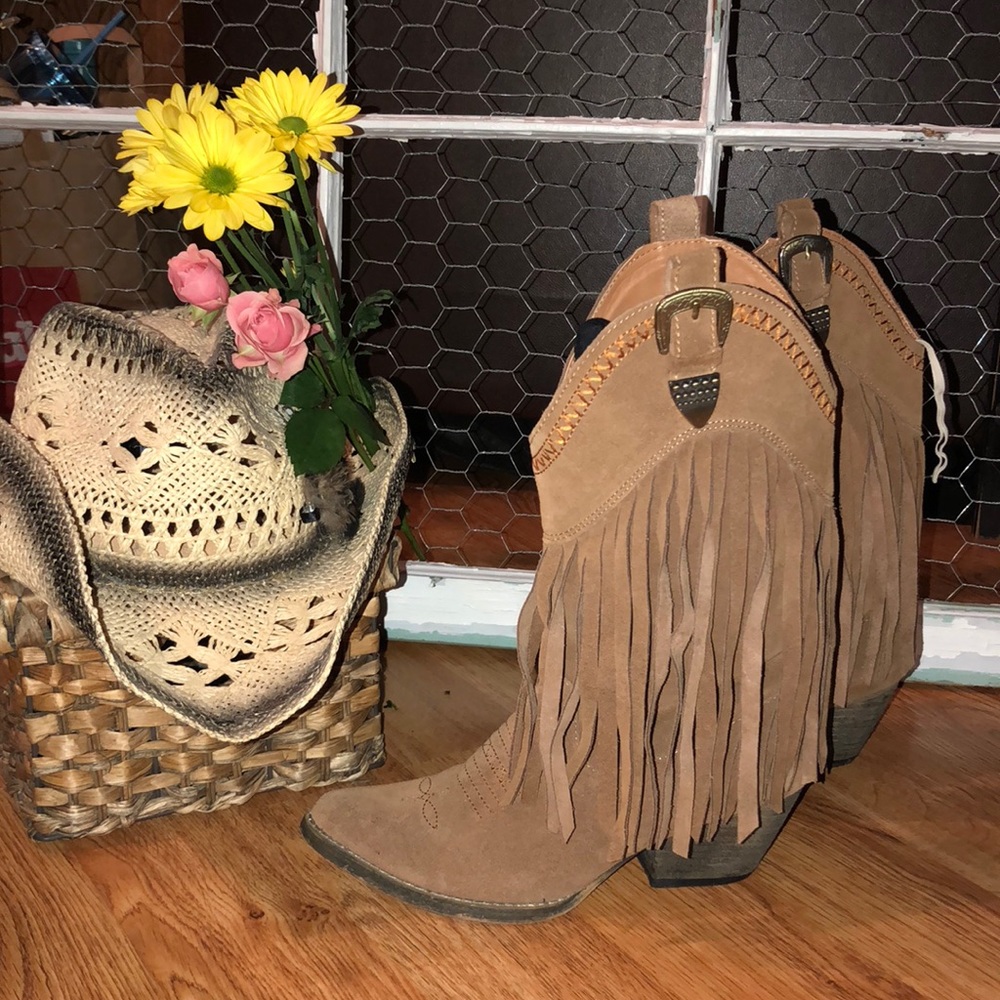 Very Volatile Western style boots